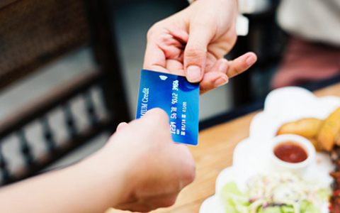 最值得养的5张信用卡-哪些值得养